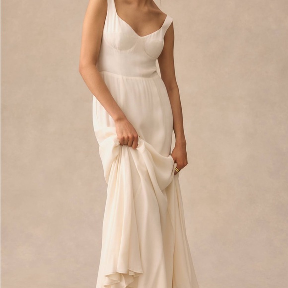 Reformation Dresses & Skirts - Reformation Lecce in Ivory